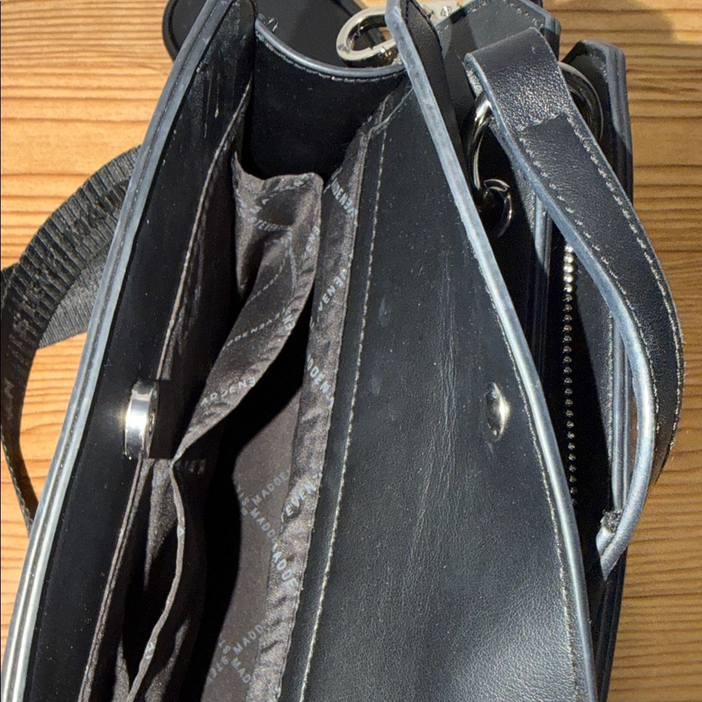 Steve Madden Black Messenger Bag for Men - Picture 4 of 8